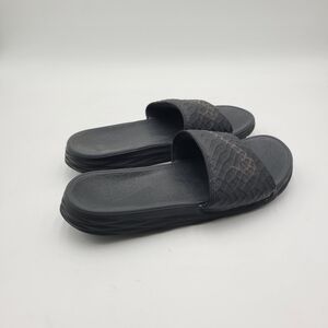 B1 Nike Benassi Solarsoft Sandals Slides Size 10 Black Slippers On 705474-091